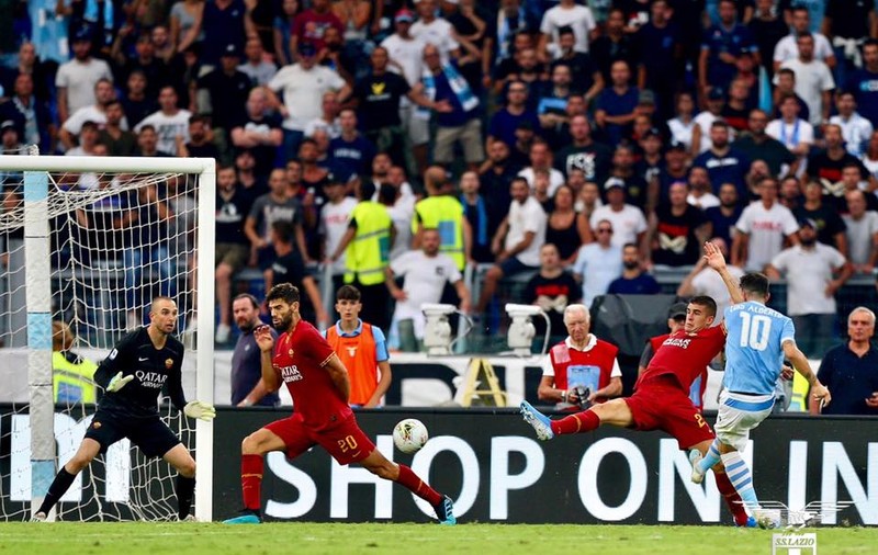 Serie A 2019, etapa a doua. Lazio a remizat cu AS Roma, într-un meci cu șase bare