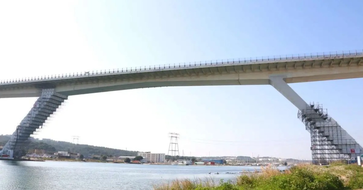 Șofer român de TIR, acuzat de poliția franceză pentru moartea unui copil. A oprit să doarmă pe banda de urgență a unui viaduct