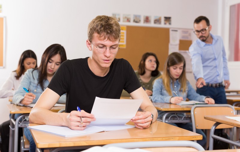 BAC Sociologie 2024. Astăzi a avut loc proba scrisă la Sociologie, la Bacalaureat. Subiectele primite de candidați