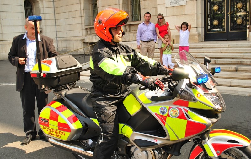 Motociclete SMURD în dotarea pompierilor militari bucureşteni