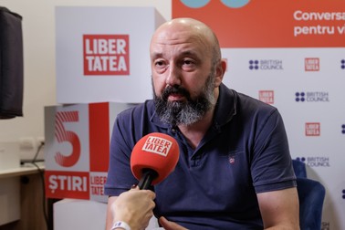 Părinții consideră că, pe lângă informațiile acumulate din școală, copiii ar trebui să-și dezvolte și abilități de comunicare și inteligență emoțională. Foto: Vlad Chirea
