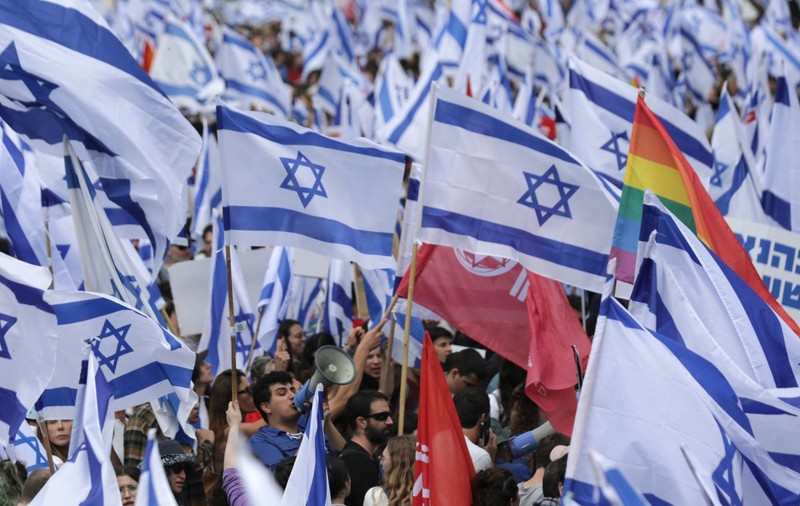 Netanyahu amână criticata reformă a justiției, după protestele și grevele masive care au paralizat Israelul