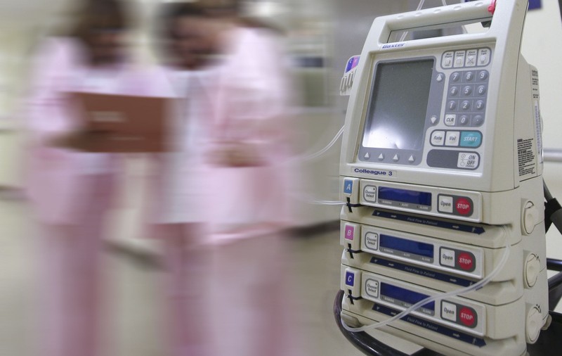 Doi medici de la un spital din Bucureşti, trimişi în judecată. Sunt acuzați că au falsificat diagnosticul unei paciente cu COVID