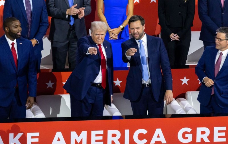 Echipa de campanie a lui Donald Trump acuză Iranul că i-a piratat mesajele interne