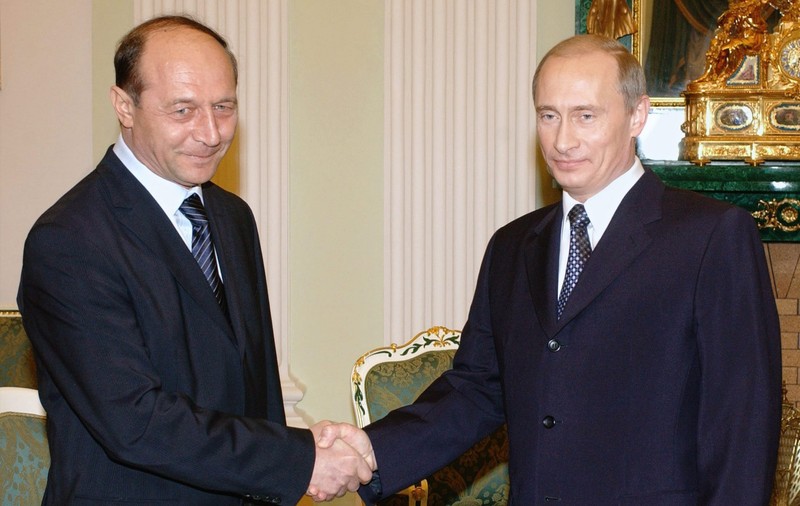 Putin și Băsescu sunt personalitățile străine în care moldovenii au cea mai mare încredere