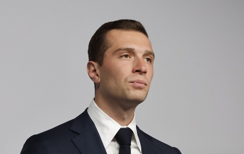 Extrema dreaptă din Franța îndeamnă la proteste în stradă în acest weekend. Comparația pe care o face Jordan Bardella cu România