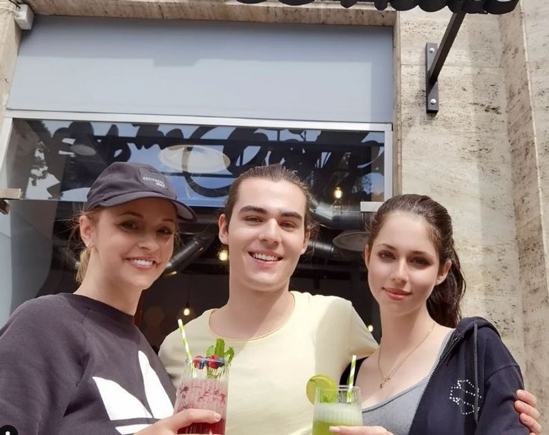 Andreea Marin îl susține pe Radu, fiul lui Ștefan Bănică, în afaceri: „Se implică trup și suflet”