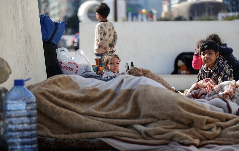 300.000 de oameni au fugit din sudul Libanului, unde armata israeliană stabilește o zonă tampon