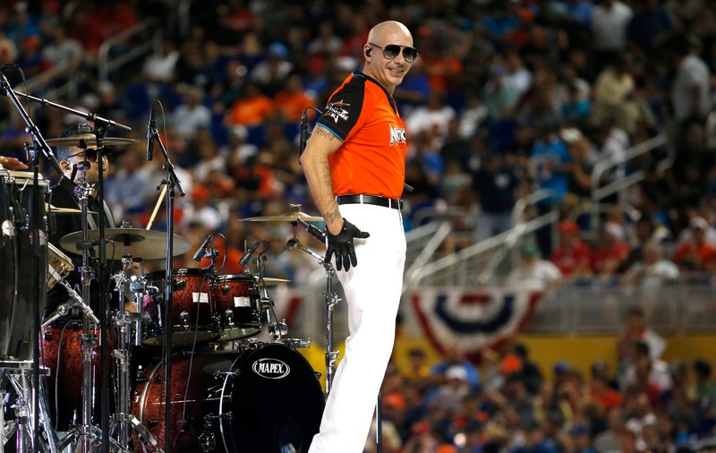 Pitbull, gest impresionant pentru bolnavii de cancer care nu pot face chimioterapie în Puerto Rico
