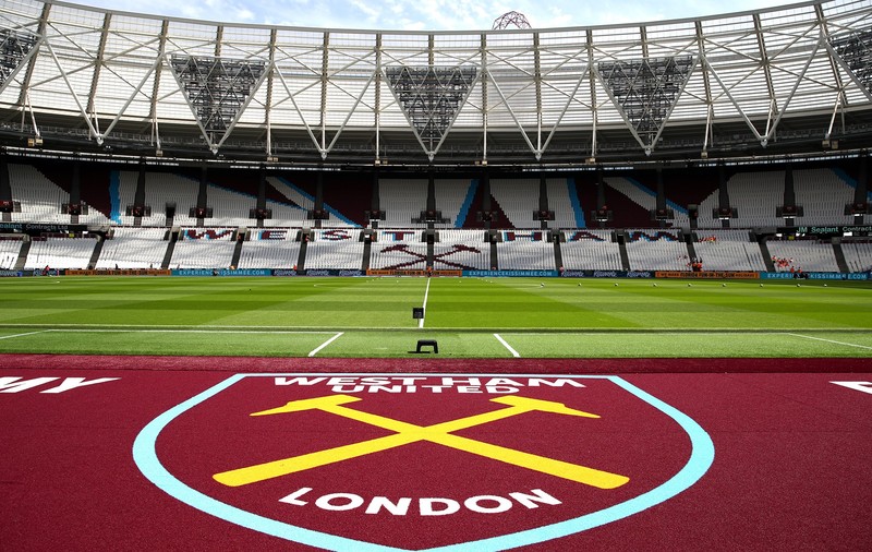 Fanii West Ham au aflat că regina a murit când veneau la stadion pentru meciul cu FCSB