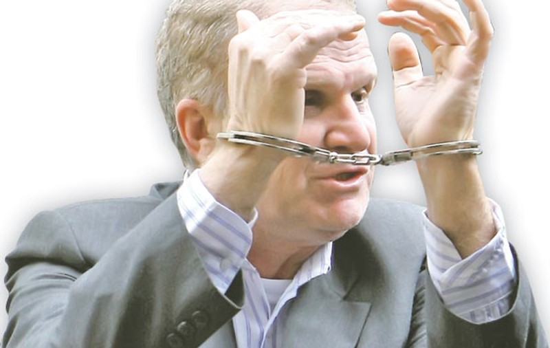 Nati Meir plânge în celula din puşcărie