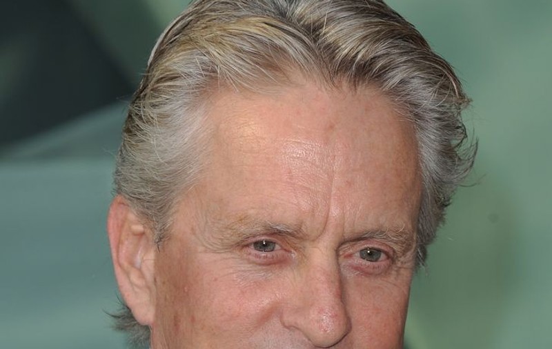 Apropiaţii lui Michael Douglas se tem că actorul va muri până la Revelion