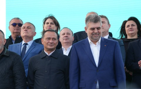 Adrian Câciu (PSD) a fost ministru în perioada 2021-2024. Mai întâi a fost ministru de Finanțe în Guvernul Ciucă (noiembrie 2021-iunie 2023), apoi a fost ministru al Proiectelor Europene în Guvernul Ciolacu (iunie 2023-decembrie 2024)