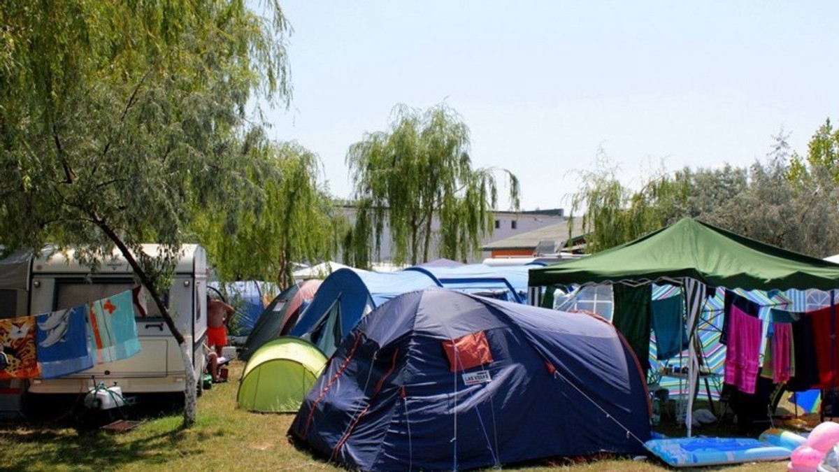 Hoții au dat lovitura într-un camping din Mamaia