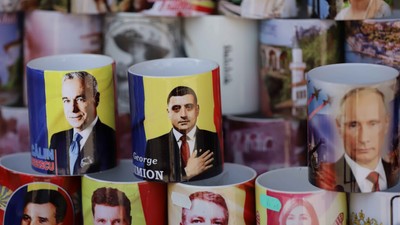 Tarabă cu suveniruri din stațiunea Balcic