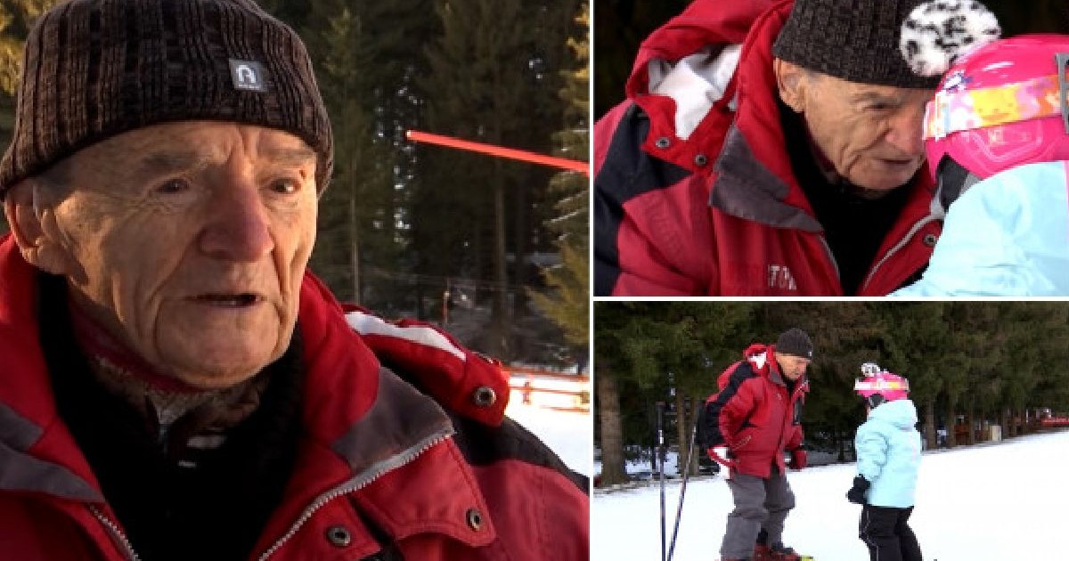 Un instructor de ski pe pârtie, prim plan, și, in plan secund, dând lectii de ski unui copil