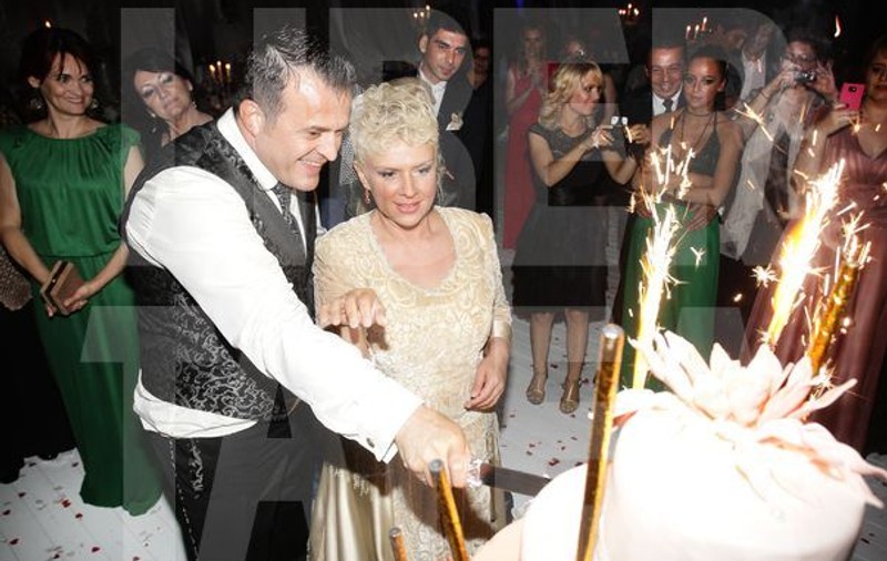 MOMENTUL EMOŢIONANT când Teo Trandafir şi soţul ei au spus "DA"! Aşa a început POVESTEA CU FINAL NEFERICIT | VIDEO