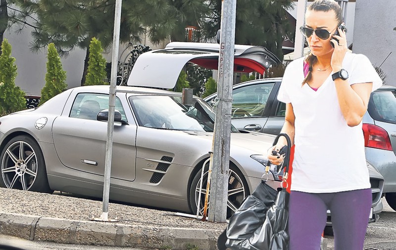 Raluca Sandu, la sală cu un bolid de 195.000 €