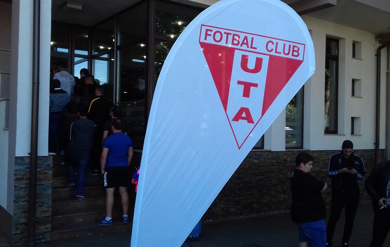 Coadă la cele 3.000 de bilete la meciul UTA - Dinamo, din 16-imile Cupei României