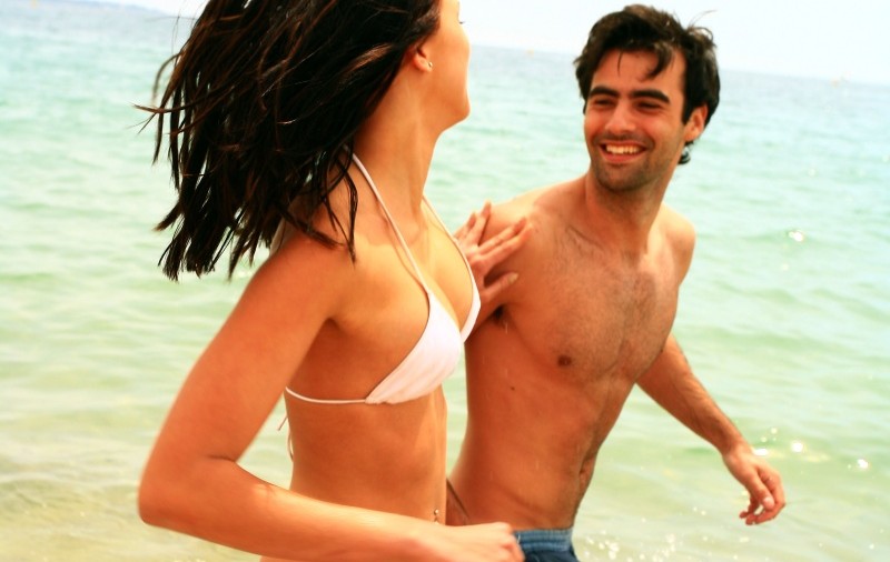 Cum îţi dai seama ce intenţii are, după cum flirtează cu tine