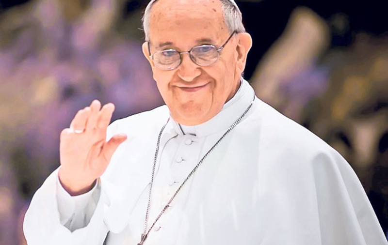 Scandal după scandal la «curtea» Papei Francisc: Vaticanul a dat 20.000.000 € pe un club de homosexuali | FOTO