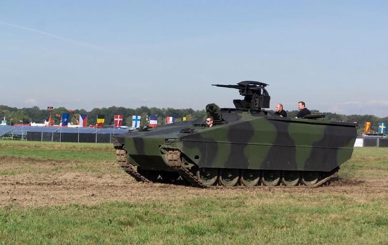 Rheinmetall extinde producția de vehicule de luptă și muniție în România