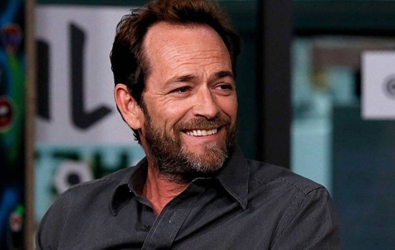 Luke Perry se logodise în secret înainte să moară. Urma să se căsătorească cu o terapeută de 44 de ani