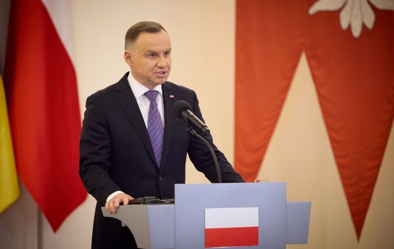 Preşedintele Poloniei a trecut peste Parchetul General și a graţiat doi foşti deputaţi populişti