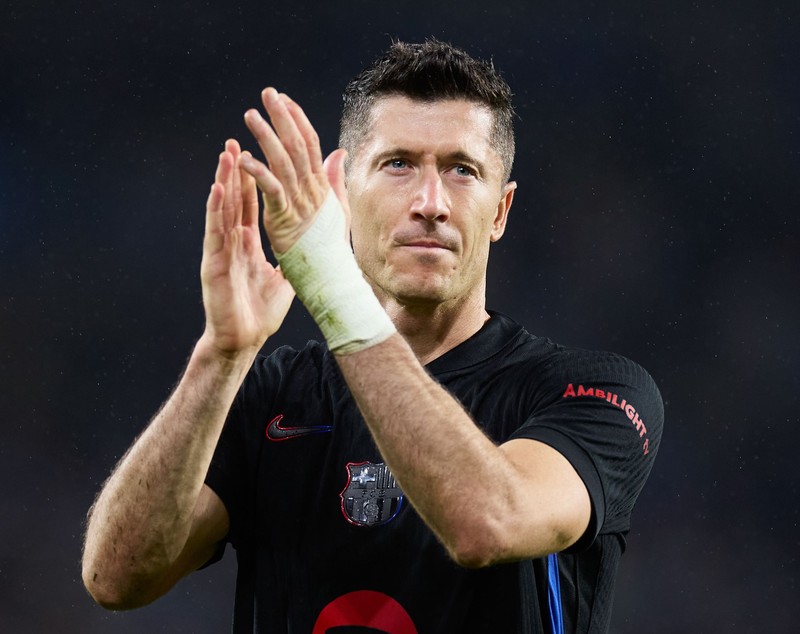 Reacția lui David Beckham când l-a văzut pe Robert Lewandowski la bustul gol. Comentariul lui a primit mii de like-uri