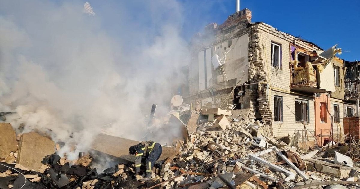 Clădire dărâmată de bombardamentele rusești