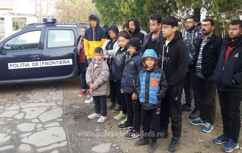 19 irakieni, între care 3 minori, au fost depistați la PTF Bechet. Se aflau într-un microbuz condus de un sârb