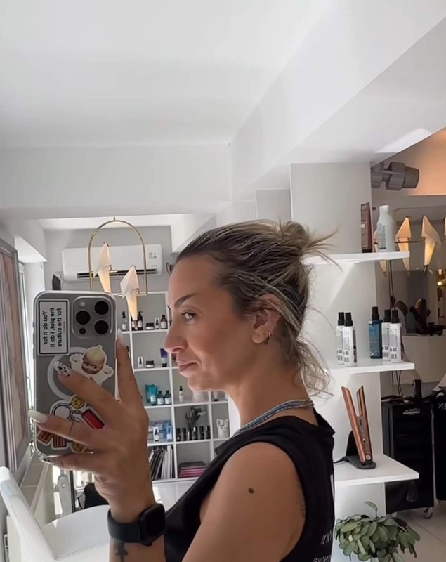 Imagini cu Giulia Anghelescu după ce și-a schimbat look-ul. „Era momentul. Anul ăsta e un pic diferit”