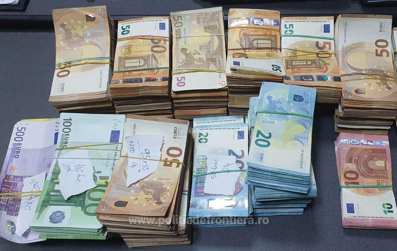 Peste 300.000 euro, descoperiți în geanta unui ucrainean la controlul de frontieră