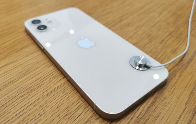 Un europarlamentar român spune că s-a găsit software de spionaj pe telefoanele oficialilor din Parlamentul European