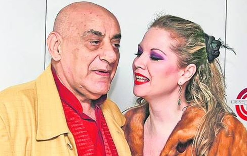 Viorel Lis joacă la păcănele în  Noaptea dintre ani