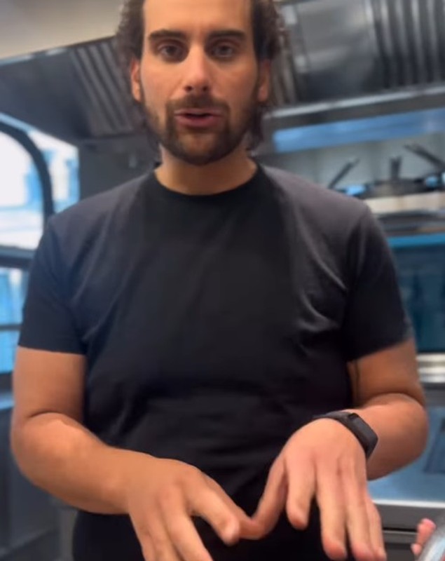 Dieta cu care Chef Matteo Grandi a slăbit 90 de kilograme în opt luni. Ce alimente a eliminat din meniul său zilnic