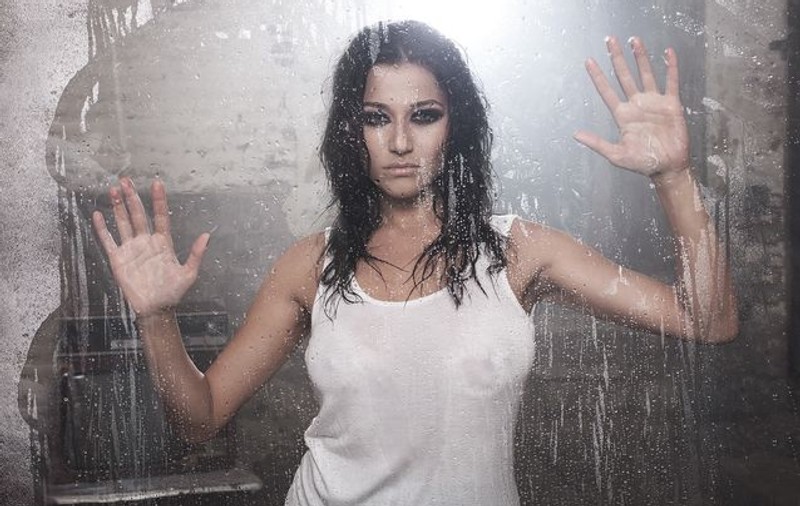 Claudia Pătrășcanu își sărbătorește ziua de naștere. De la trupa „Sexxy”, la mămică model