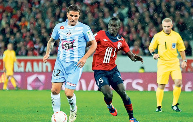 E oficial! Mutu rămâne la Ajaccio şi în sezonul viitor