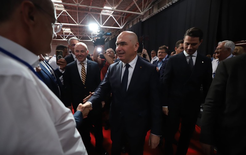 Congresul Extraordinar al PNL în imagini: scut în jurul lui Ilie Bolojan, membri din toată țara au venit să-l susțină