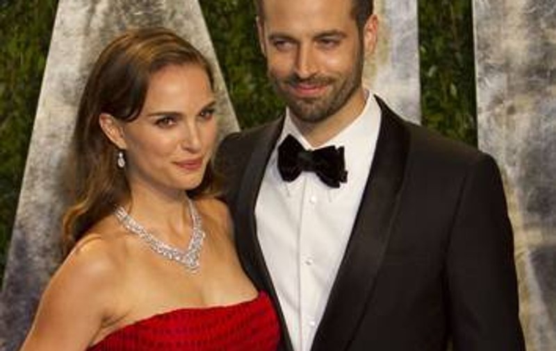 Rochia pe care Natalie Portman a purtat-o la Oscar, vândută cu 50.000 de dolari