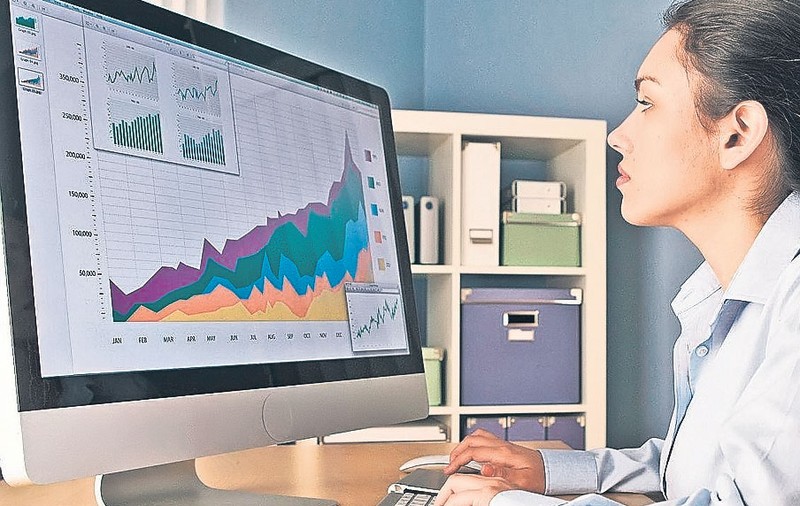 Titluri de stat accesibile omului de rând | Finanțele vor să se împrumute de la românii care au ceva economii puse deoparte