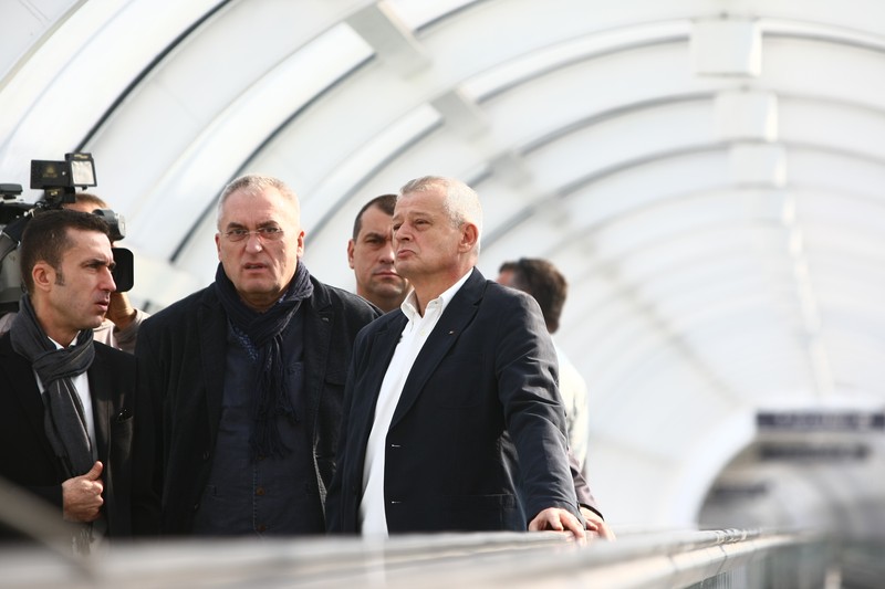 Sorin Oprescu a inaugurat trotuarul rulant de pe peronul 1 al Gării de Nord în noiembrie 2013