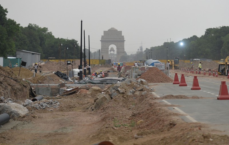 India se prăbușește sub criza COVID, iar premierul a decis reamenajarea clădirilor parlamentului, cu 1,8 miliarde de dolari. Care au fost reacțiile
