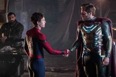 Spider-Man și Mysterio, rivali clasici, sunt acum aliați / Foto: Sony Pictures Releasing