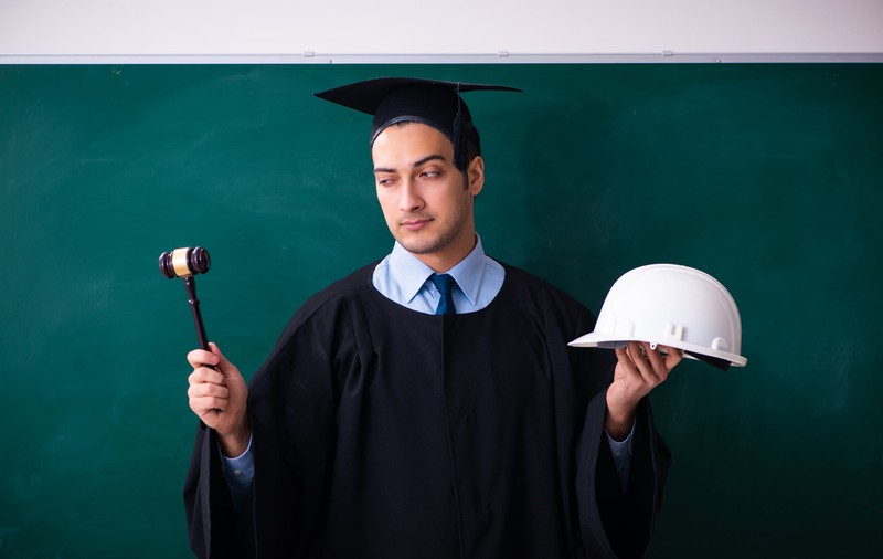 Sfaturile unui consilier în carieră pentru părinții care aleg facultatea copiilor: Să-i îndrume, dar să nu îi influențeze în mod direct