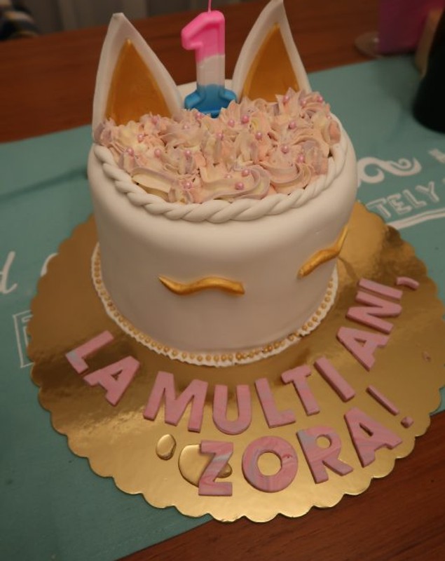 Cum a fost când Jojo și Paul Ipate i-au rupt torta Zorei. Cele mai frumoase imagini de la eveniment | FOTO