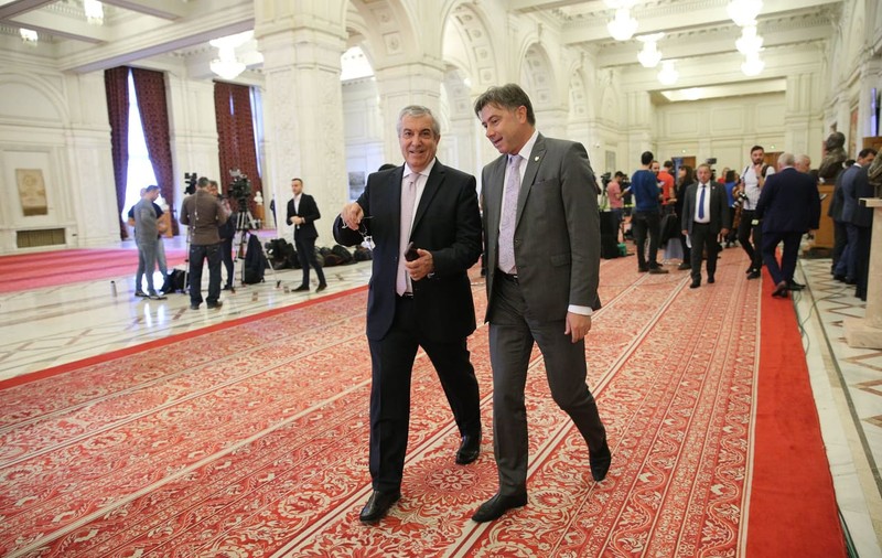 Traseiştii din Parlament. PSD a pierdut în 2019 cei mai mulţi, ALDE nu mai are grup la Senat