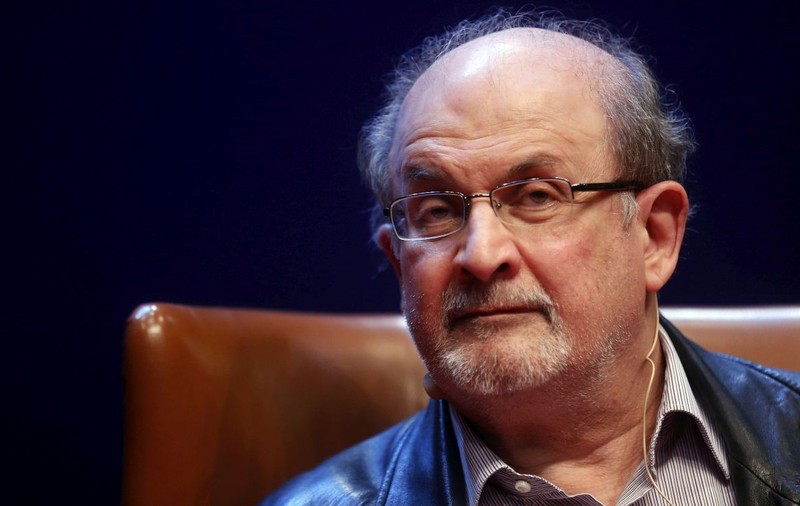 Înaintea atacului de la New York, Salman Rushdie ceruse sprijin pentru scriitorii ucraineni afectați de război de la o organizație non-profit