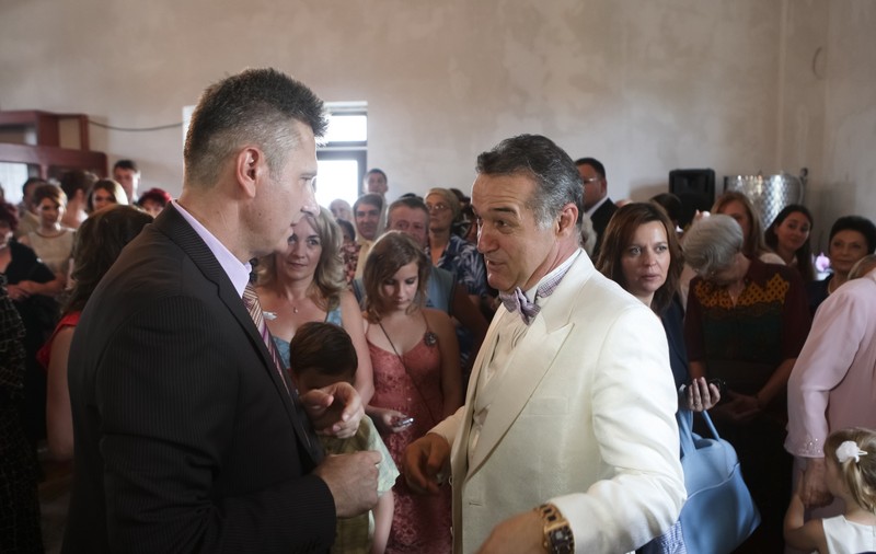 Amintiri despre cazul Valiza. Gigi Becali vrea să blocheze liderul CFR Cluj în fieful său: ”CFR Cluj nu bate niciodată la Voluntari. Acolo e spiritul meu”