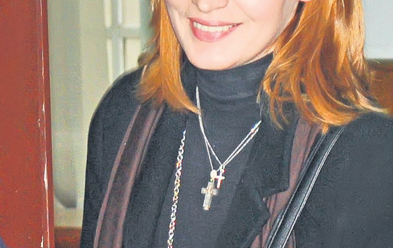 Manuela Hărăbor nu a putut divorţa de soţul milionar, dar poartă deja verigheta de la noul iubit